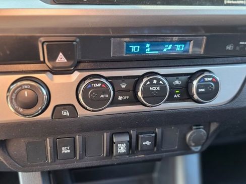 Used 2022 Toyota Tacoma SR5 AWD/4WD image 28