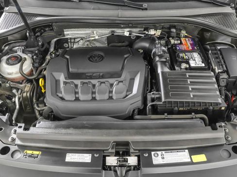 Used 2020 Volkswagen Tiguan S image 47