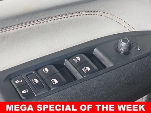 Used 2024 Jeep Compass Limited image 27