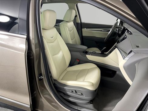 Certified 2023 Cadillac XT5 Premium Luxury w/ Technology Package AWD/4WD image 29