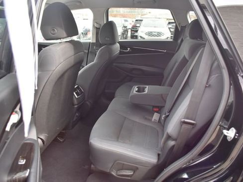 Used 2019 Kia Sorento L FWD image 30