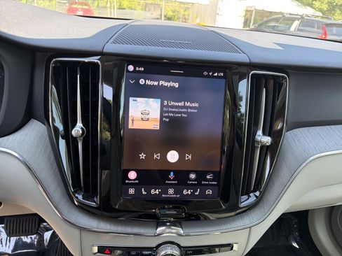 Certified 2024 Volvo XC60 B5 Plus AWD/4WD image 23