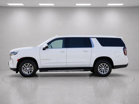 Used 2024 Chevrolet Suburban LT AWD/4WD image 6