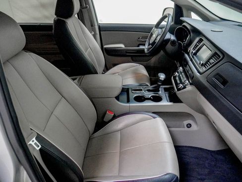 Used 2019 Kia Sedona EX FWD image 30