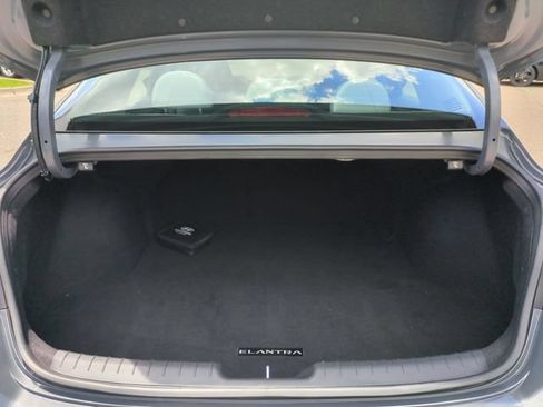 Certified 2023 Hyundai Elantra Limited FWD image 16