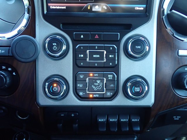 Used 2015 Ford F250 Lariat w/ Lariat Ultimate Package AWD/4WD image 19