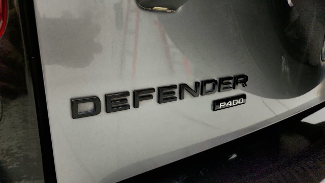 Used 2022 Land Rover Defender 110 X-Dynamic SE AWD/4WD image 32