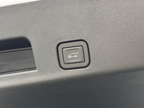 New 2027 GMC Acadia Denali Ultimate w/ LPO, Floor Liner Package AWD/4WD image 15