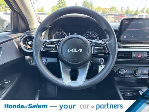 Used 2024 Kia Forte LXS w/ LXS Technology Package FWD image 15