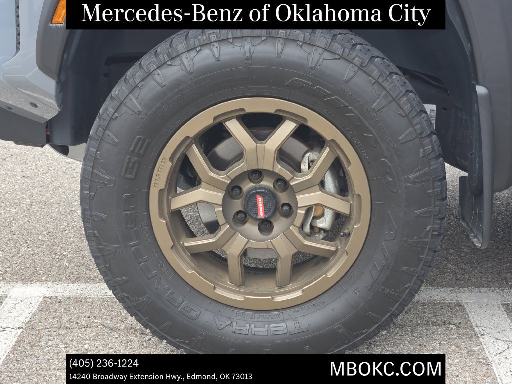 Used 2023 Nissan Frontier PRO-4X w/ Technology Package AWD/4WD image 13