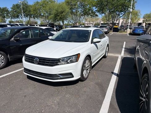 Used 2019 Volkswagen Passat 2.0T Wolfsburg image 6