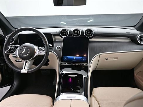 Used 2024 Mercedes-Benz GLC 300 image 27