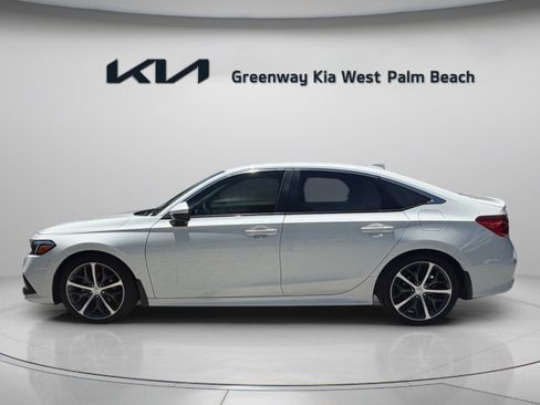 Used 2023 Honda Civic Touring image 4