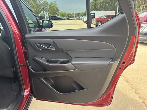Used 2023 Chevrolet Traverse LT w/ Rear Camera Mirror Package AWD/4WD image 16