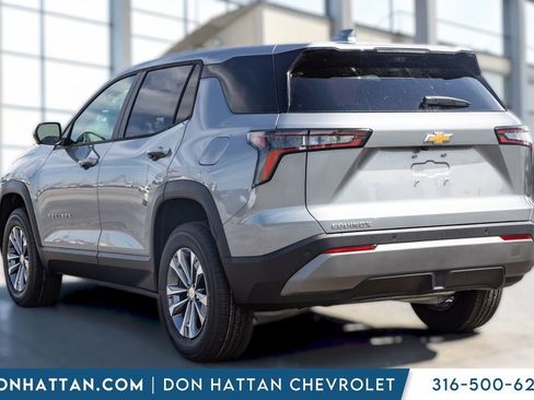 New 2026 Chevrolet Equinox LT w/ Convenience Package II FWD image 17