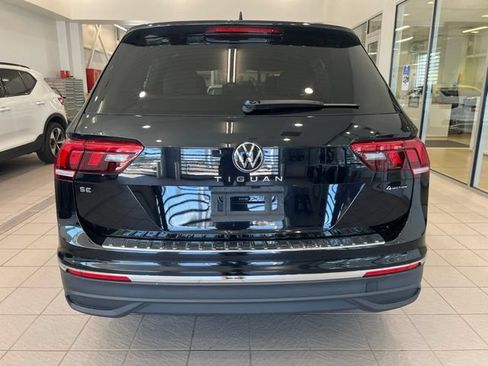 Used 2024 Volkswagen Tiguan SE AWD/4WD image 6