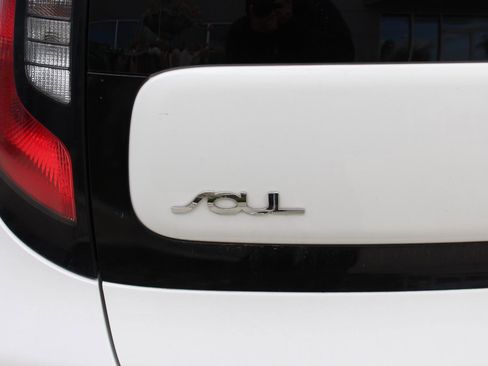 Used 2018 Kia Soul image 11