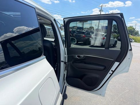 Used 2020 Volvo XC90 T6 Momentum w/ Protection Package AWD/4WD image 40