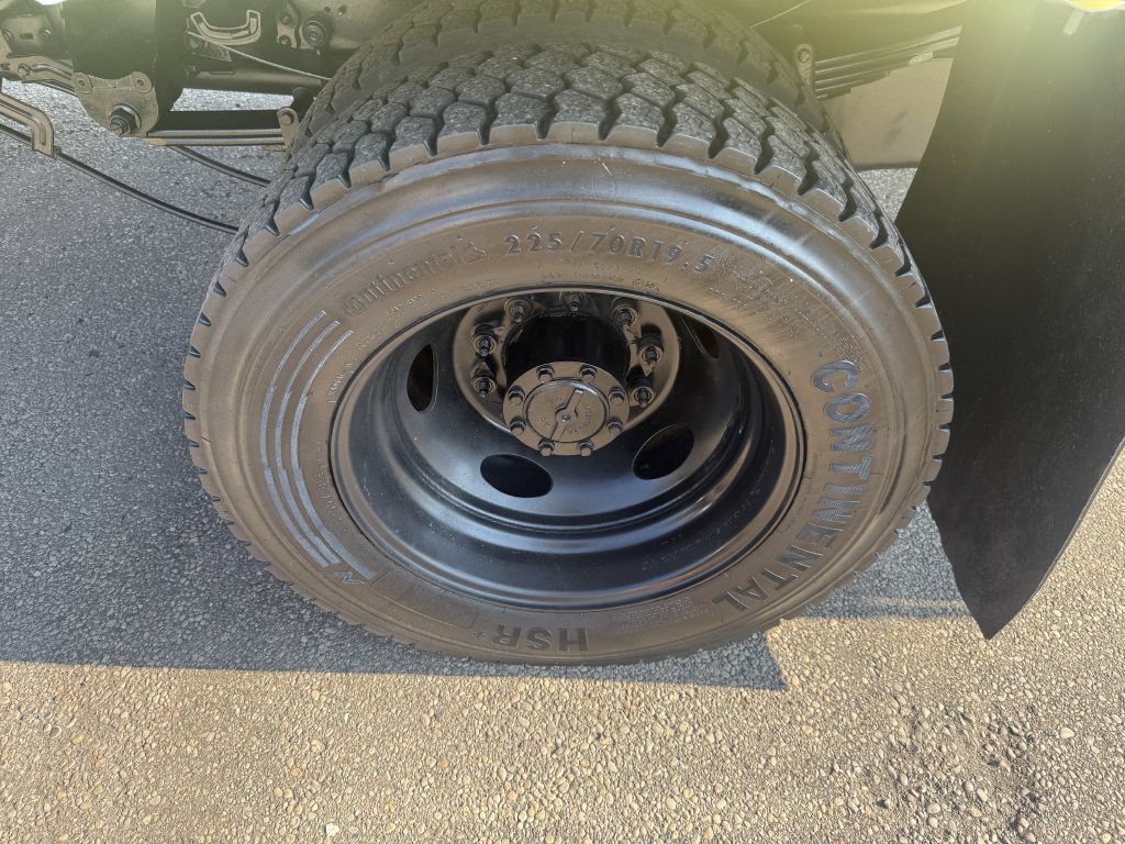 Used 2019 Ford F550 2WD Regular Cab Super Duty image 17