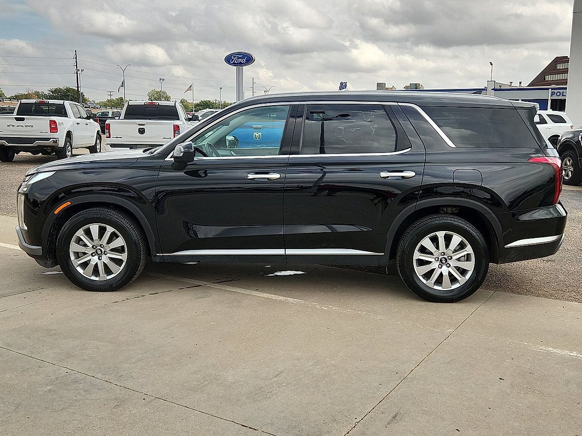 Used 2025 Hyundai Palisade SEL FWD image 2