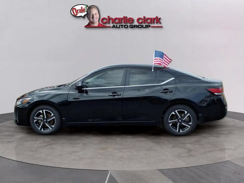 Used 2024 Nissan Sentra SV FWD image 2