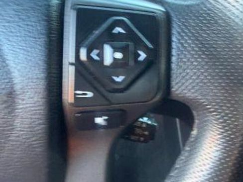 Used 2017 Toyota Tacoma TRD Off-Road w/ Tow Package (A/T) image 15