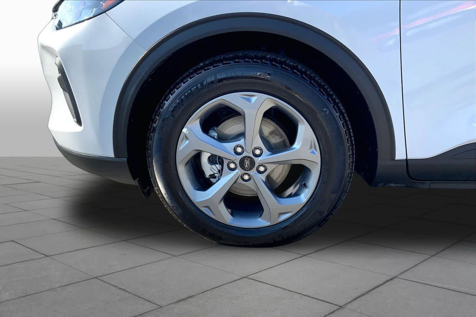 Used 2026 Ford Escape ST-Line FWD image 10