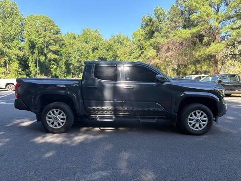 Used 2025 Toyota Tacoma SR w/ SR Upgrade Package AWD/4WD image 5