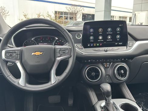 Used 2023 Chevrolet Blazer LT image 9