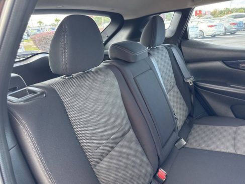Used 2018 Nissan Rogue Sport SV w/ SV All-Weather Package image 21