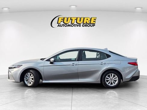 Used 2025 Toyota Camry LE FWD image 9