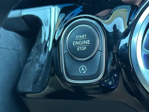 Certified 2025 Mercedes-Benz GLA 250 image 26