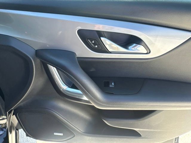 Used 2019 Chevrolet Blazer LT w/ Sound & Technology Package FWD image 22