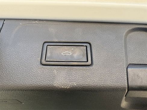 Used 2023 Volkswagen Atlas SE image 29