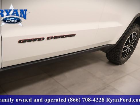 Used 2021 Jeep Grand Cherokee Trailhawk w/ Trailhawk Luxury Group image 33