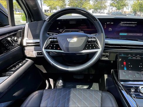 New 2026 Cadillac Escalade IQL Luxury w/ LPO, Floor Liner Package AWD/4WD image 21