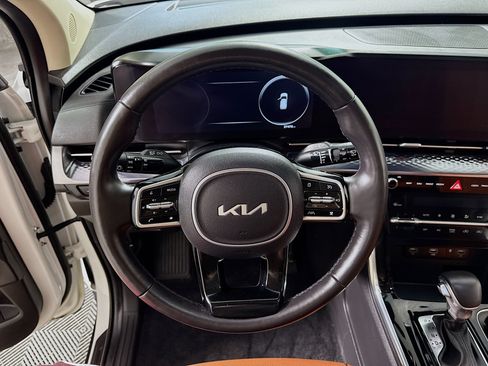 Used 2024 Kia Carnival SX Prestige FWD image 18