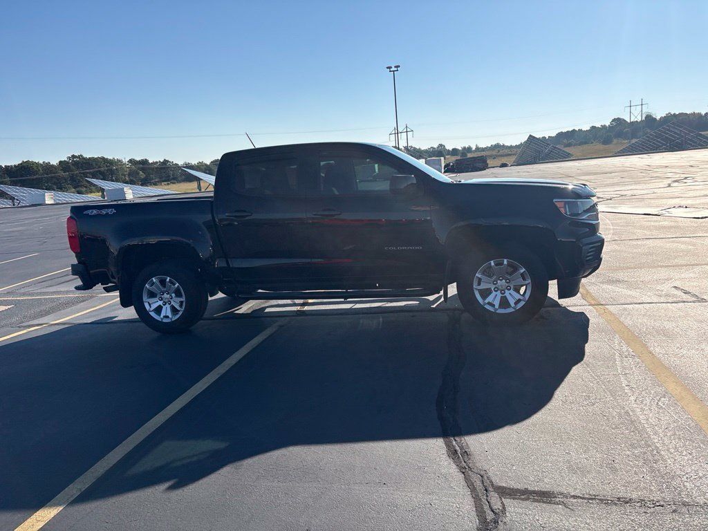 Used 2022 Chevrolet Colorado LT AWD/4WD image 10