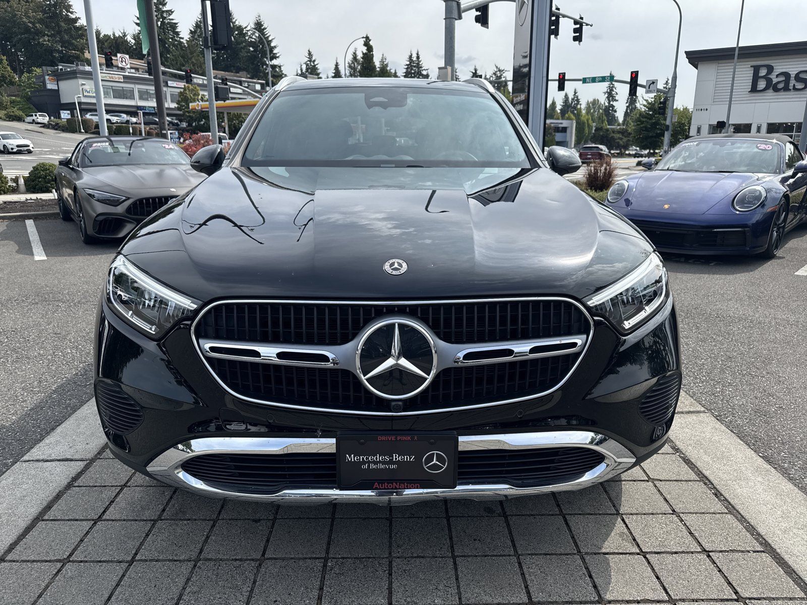 Used 2023 Mercedes-Benz GLC 300 4MATIC image 2