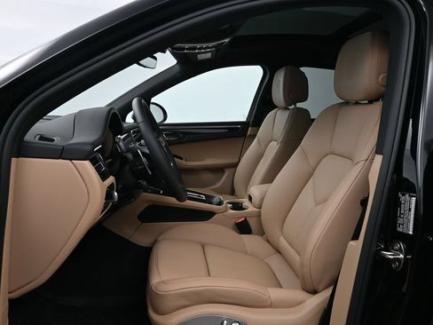 Used 2026 Porsche Macan AWD/4WD image 5