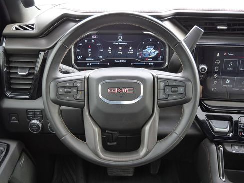 Used 2025 GMC Sierra 2500 AT4 w/ AT4 Premium Plus Package AWD/4WD image 32