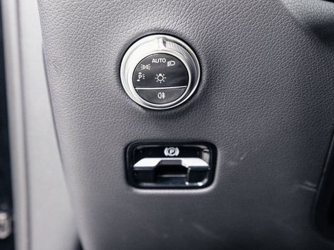 Used 2025 Mercedes-Benz GLC 63 AMG S image 10