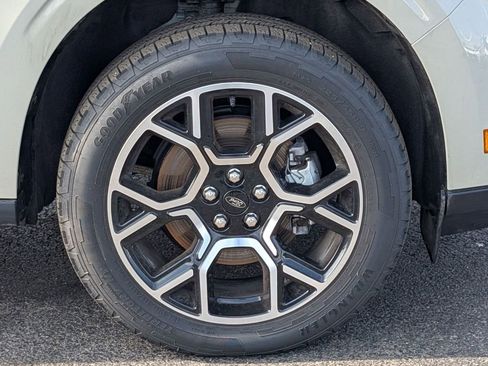 New 2025 Ford Maverick Lariat AWD/4WD image 17