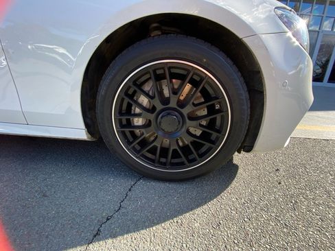 Used 2017 Mercedes-Benz E 300 4MATIC image 25