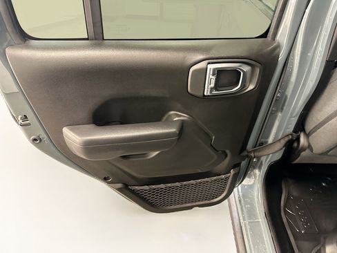 Used 2025 Jeep Wrangler Willys AWD/4WD image 26