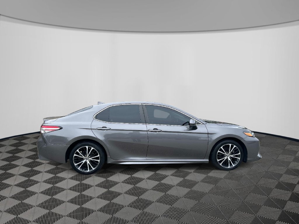 Used 2019 Toyota Camry SE FWD image 6