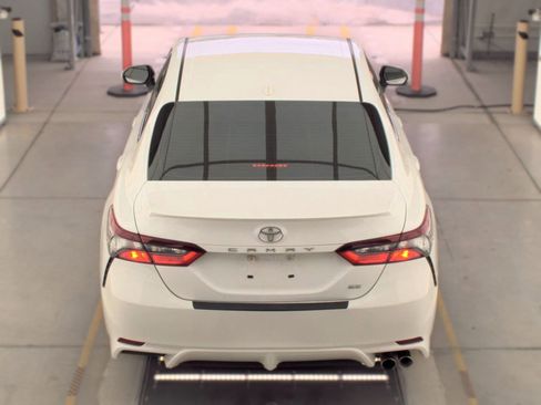Used 2024 Toyota Camry SE FWD image 8
