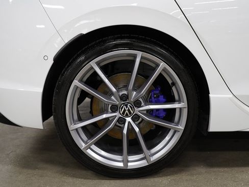 Used 2024 Volkswagen Golf R AWD/4WD image 35