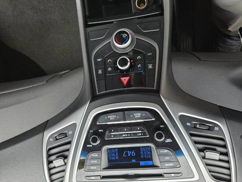Used 2015 Hyundai Elantra SE FWD image 38