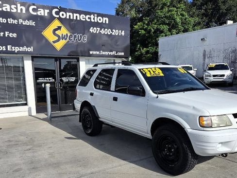 Used 2003 Isuzu Rodeo S RWD image 4